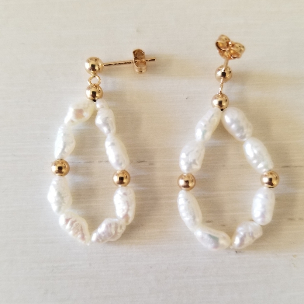 14K Gold Pearl Dangling Earrings